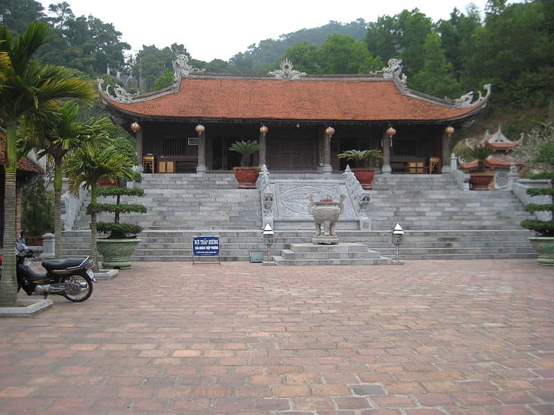 Đền thờ Nguyễn Trãi ở Côn Sơn - Hải Dương