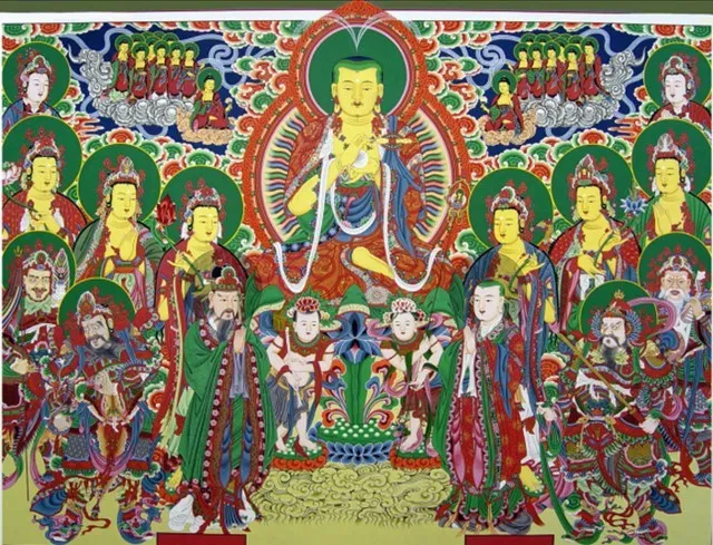 Tượng Bồ Tát Địa Tạng trang nghiêm với tích trượng, biểu tượng của sự cứu độ chúng sinh trong sáu nẻo luân hồi.