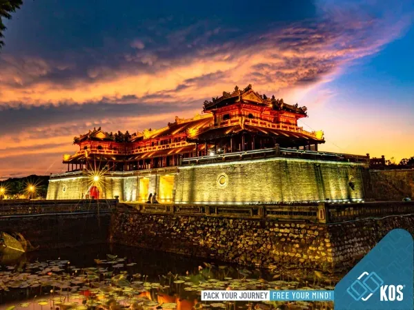 Cố đô Huế với các di tích lịch sử và vẻ đẹp thơ mộng, đại diện cho những giá trị đạo đức và truyền thống đã được lưu truyền qua hàng trăm năm