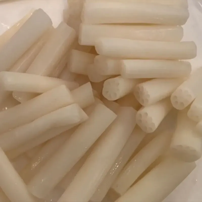 Kỹ thuật sơ chế ngó sen bằng nước chanh và muối giúp ngó sen trắng và giòn lâu