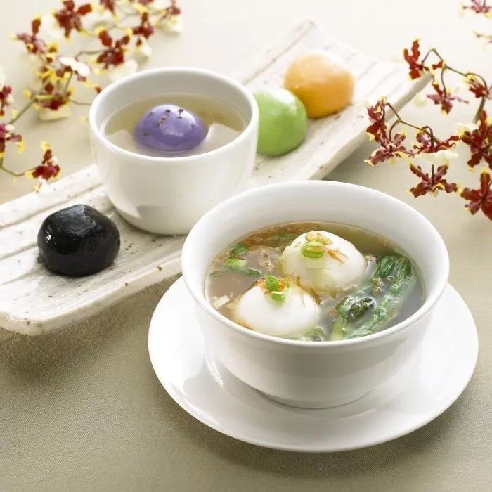 Bánh thang viên (Bánh Nguyên Tiêu) là món ăn truyền thống không thể thiếu trong ngày Tết Nguyên Tiêu, tượng trưng cho sự đoàn viên