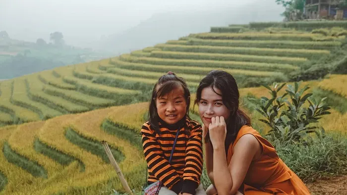 Thị trấn Sa Pa với núi non hùng vĩ và ruộng bậc thang, một điểm du lịch việt nam nên đi cho người yêu thiên nhiên