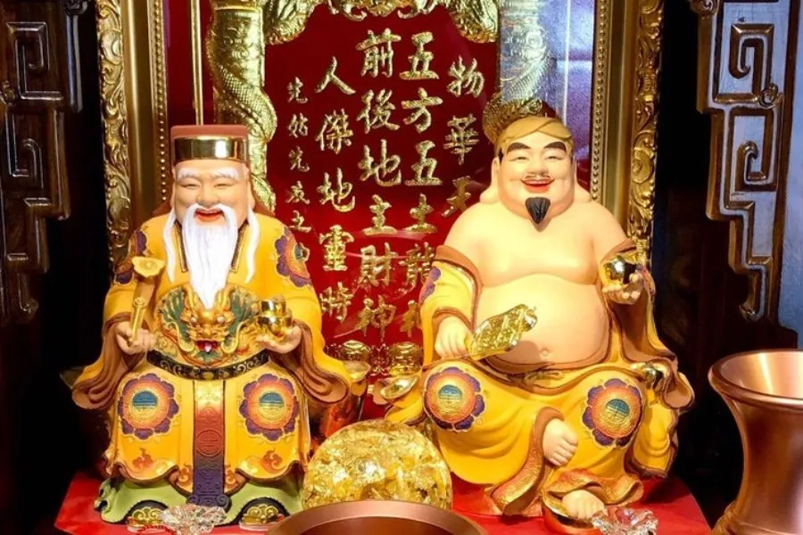 lưu ý phong thủy khi đọc văn khấn chuyển bàn thờ thần tài