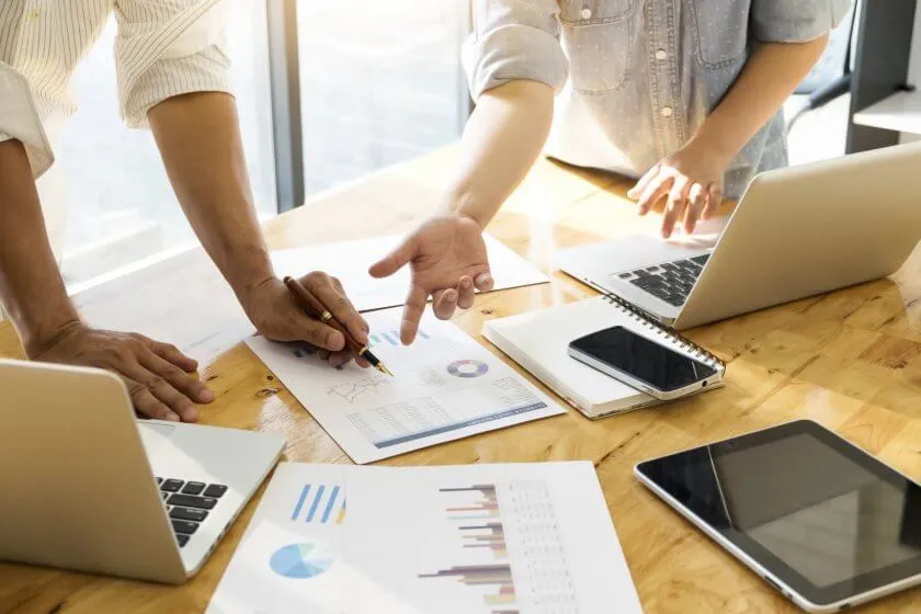 Biểu đồ minh họa việc phân tích đối thủ cạnh tranh để phát triển kinh doanh