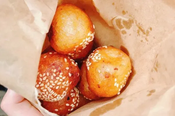 Bánh Rán Bi Ô Quan Chưởng - Món ăn vặt truyền thống phố cổ Hà Nội