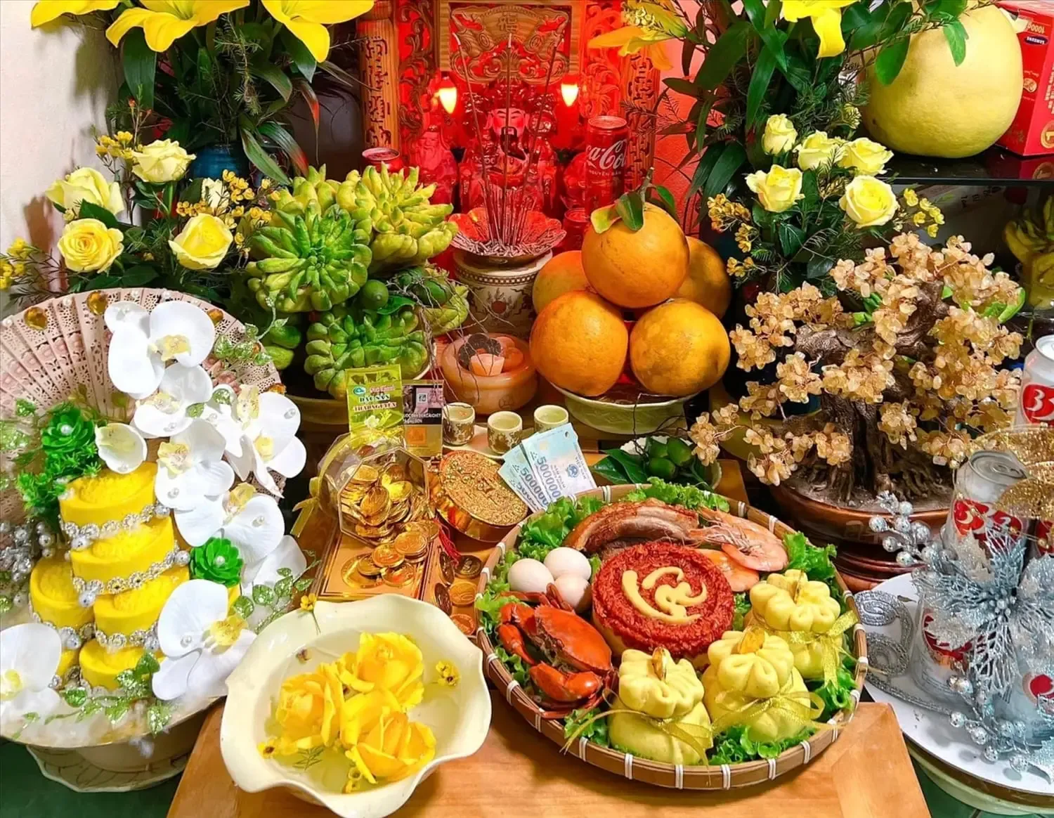 Mâm lễ vật cúng Vía Thần Tài được bày biện sau nghi thức văn khấn