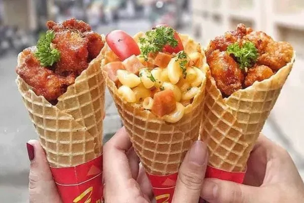 Nui Phô Mai Ốc Quế - Đặc sản ăn vặt sáng tạo độc đáo của Hà Nội